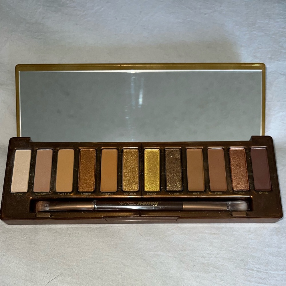 Urban Decay Honey 🍯 Eyeshadow palette